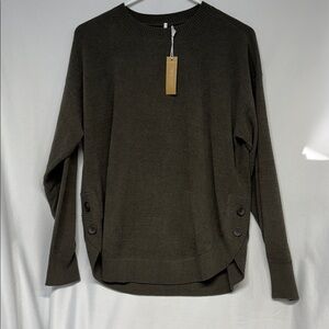 Hello Night Los Angeles Kale long sleeve plush button side sweater S